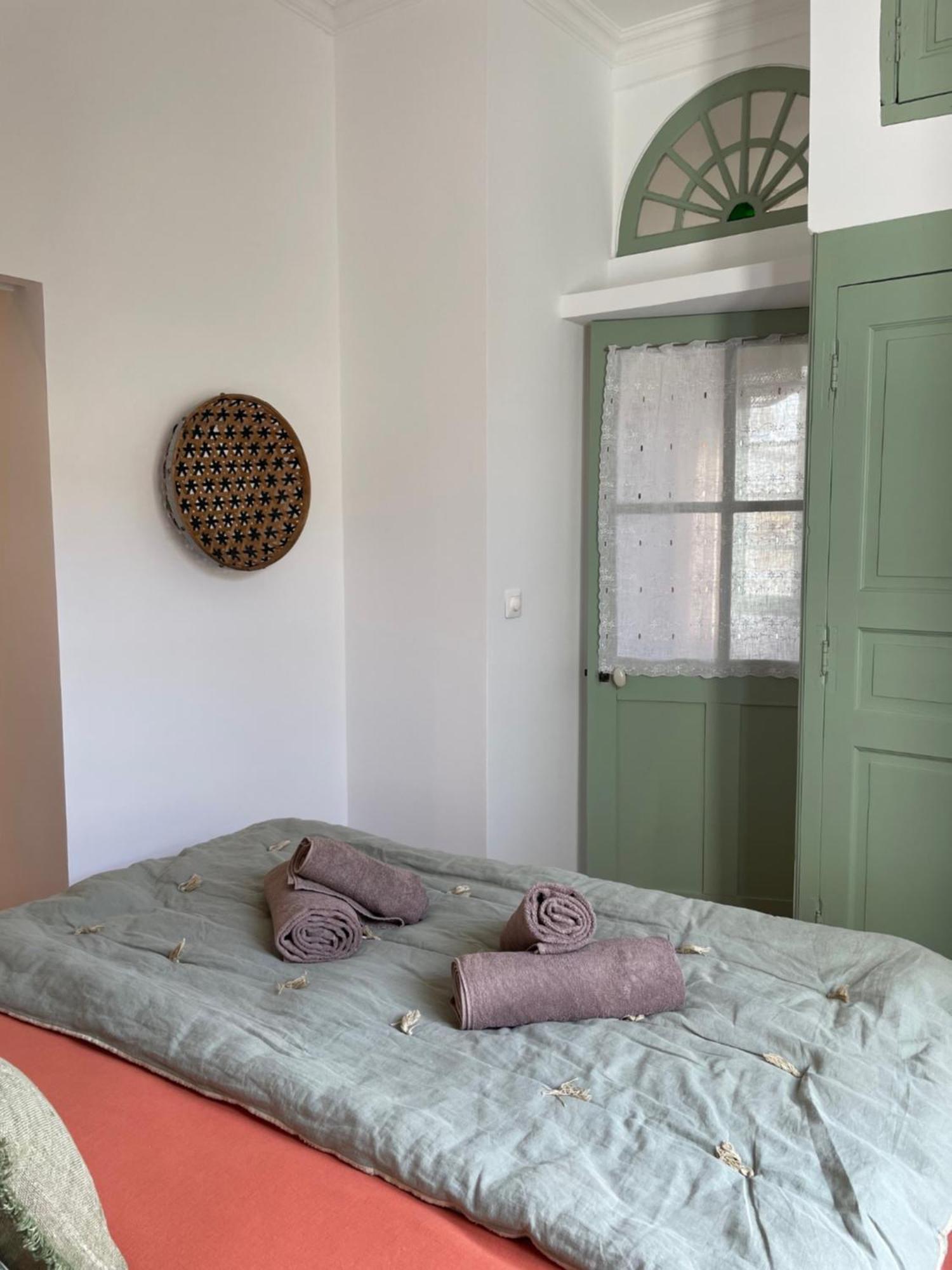 L'Ecrin De Mona Au Coeur De Lourmarin Apartment ภายนอก รูปภาพ
